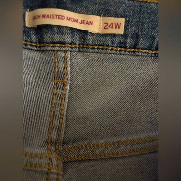 Levi's High Waisted Mom Blue Distressed Jeans - Picture 6 of 6